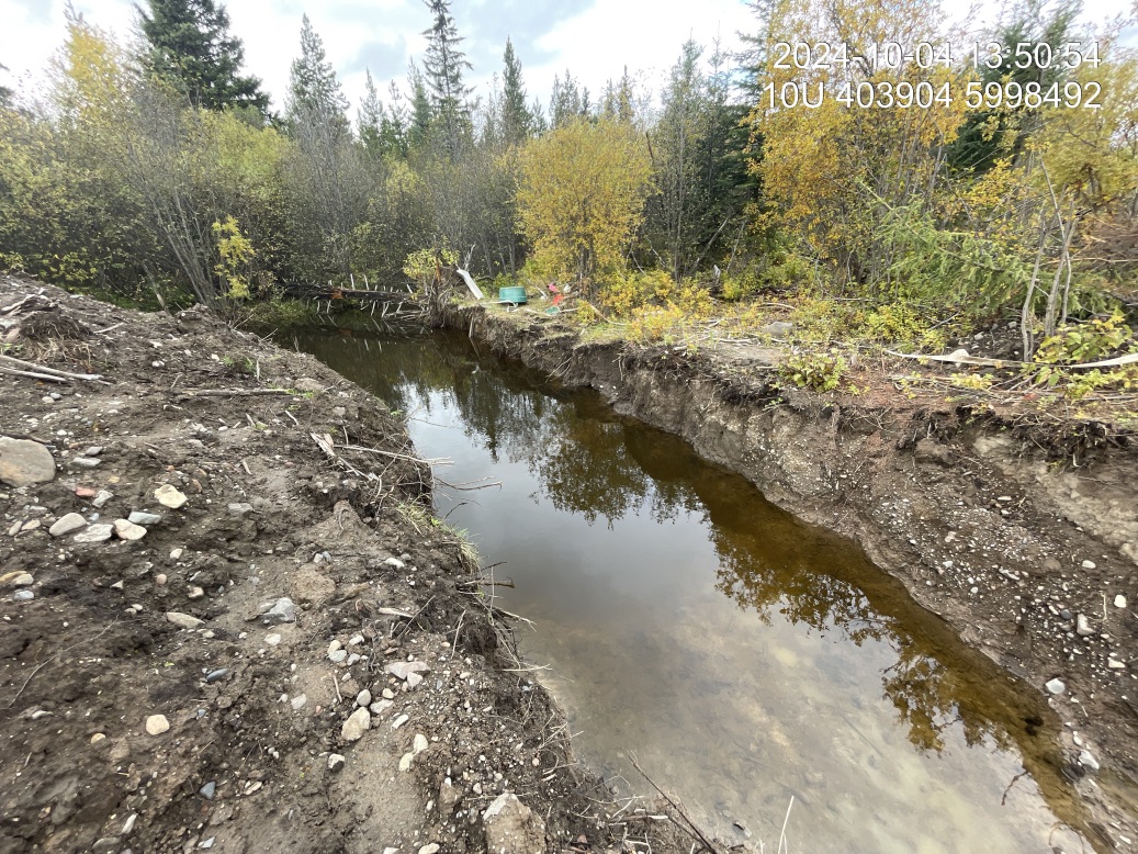 Large, artificially entrenched pool located ~300m downstream of PSCIS crossing 199204.