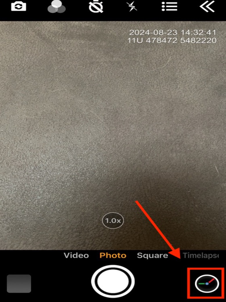 Left: Navigate to the Timestamp settings by pressing the 'clock' icon in the bottom right corner when in the timestamp app. Right: Use these Timestamp settings.