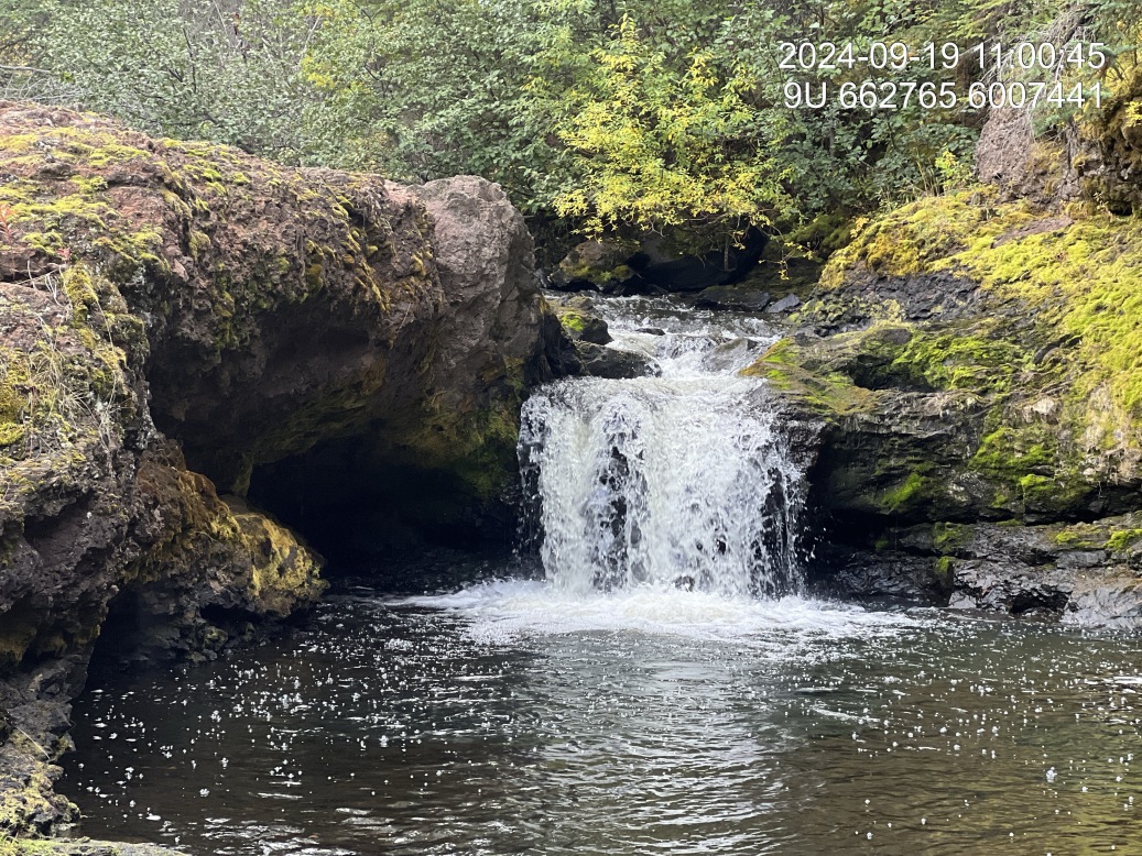 Buck Falls – The second step consisted of a ~1.5 m vertical drop with an overlying cascade, exhibiting a ~15% gradient over a 1.0m height.